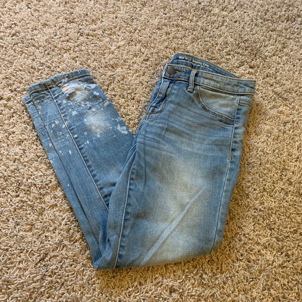 Distressed skinny jeans